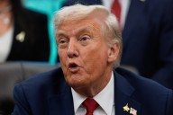 Trump teases top Democrats in shocking Oval Office stunt: ‘Strangest thing ever’
