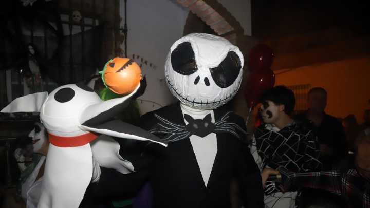 Ni Miércoles ni K-Pop: los disfraces clásicos de terror dominan este Halloween en Alicante