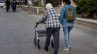 Hacienda refuerza los beneficios fiscales para quienes viven con mayores de 65 años: hasta 1.150 euros por ascendiente