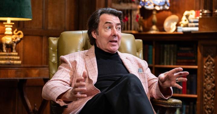Jonathan Ross felt 'uncomfortable' on Celebrity Traitors as he warns stars against show