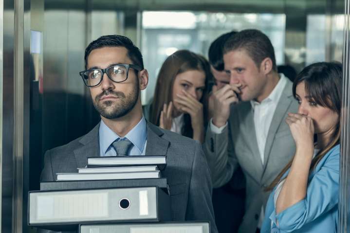 Dear Annie: Co-worker’s body odor is so bad I can’t do my job