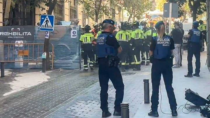 Testigos del derrumbe de un edificio en Madrid: “Un volcán de polvo y un estruendo terrible”