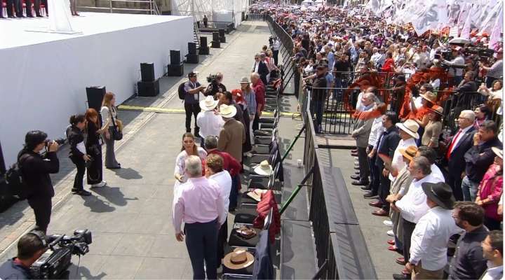 Dirigentes morenistas, fuera de la primera fila en evento de Claudia Sheinbaum