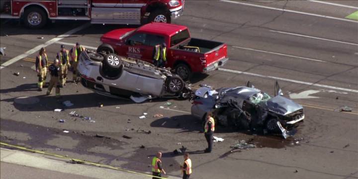 2 dead, 2 hurt after crash at north Phoenix intersection