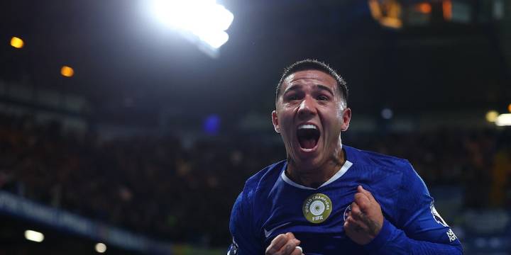 El magistral pase clave de Enzo Fernández para el triunfo de Chelsea sobre Liverpool en el quinto minuto de adición
