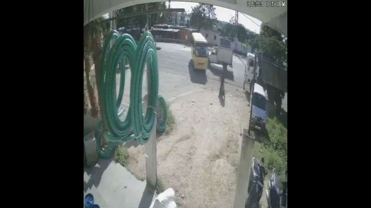 Video: Mini Truck hits school bus in outskirts of Hyderabad, students injured