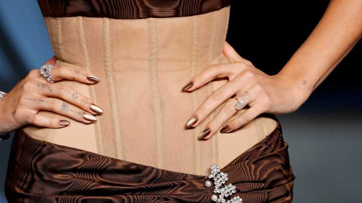 Los manicuristas de las celebridades confirman que estas uñas de gel son el must para unas manos elegantes