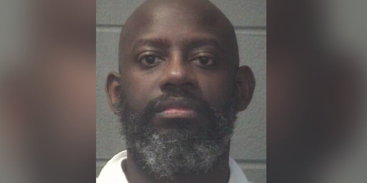 Teacher accused of sharing inappropriate text messages with children