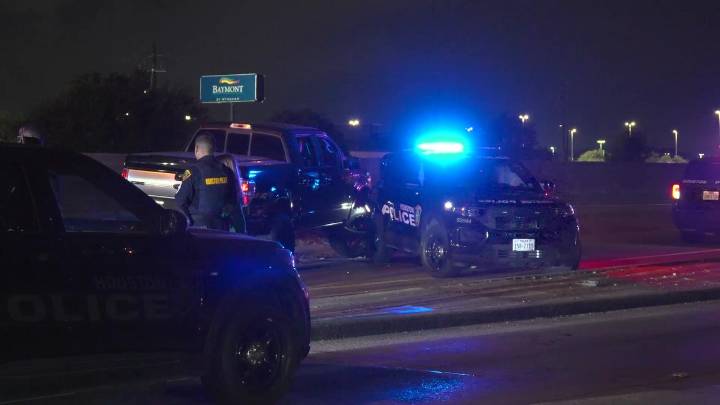 Houston police officer injured in crash on I