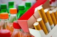 Hacienda prevé más ingresos por 42 mil millones por alza a refrescos y cigarros