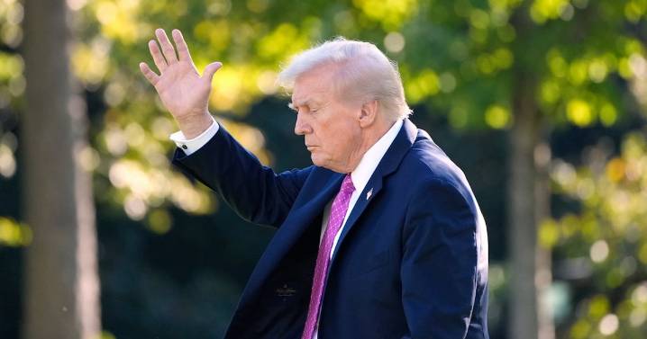 Trump hits medium, heavy trucks with 25% tariffs on Nov. 1