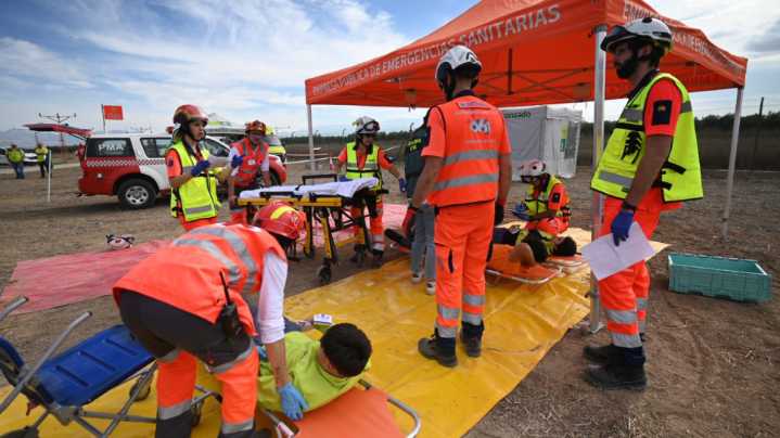 Un simulacro evalúa la capacidad de respuesta ante accidentes aéreos en el Aeropuerto de Granada