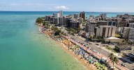 Ni Copacabana ni Ipanema: la nueva playa de Brasil que se presenta como un destino más económico