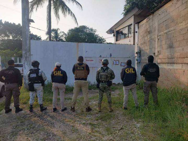 Aseguran inmuebles y combustibles en Veracruz