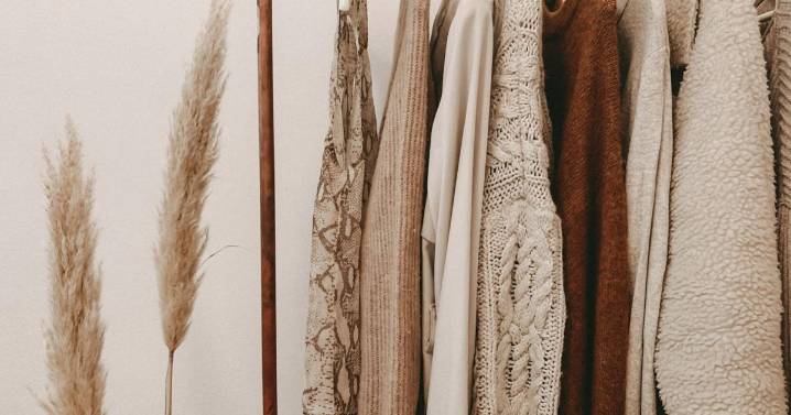 Drop-off outfits that’ll scream you’re a ‘cool mom’
