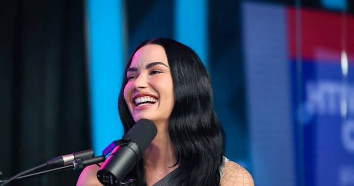 Demi Lovato Dressed As Viral Poot Meme For Halloween