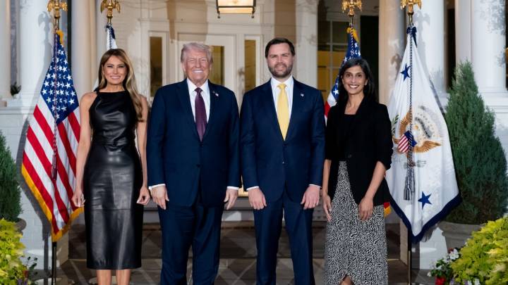 Trump’s Bruised Hand Sparks Health Rumours Again After Pic With JD Vance Goes Viral