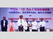 Governor felicitates Ferozepur’s Yes Man Vipul Narang for outstanding social service [ FULL VIEW ]
