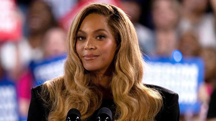 Beyoncé leads tributes to late R&B icon D'Angelo
