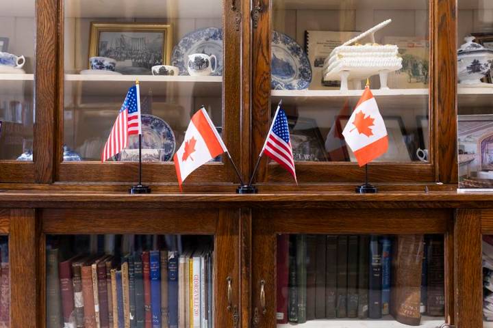 Trump anuncia un aumento del 10% de los aranceles a Canadá escalando la tensión con Ottawa