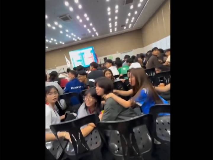 Terremoto de magnitud 7.4 cimbra a Filipinas, VIDEOS muestran pánico de la gente