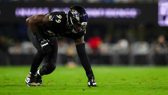 Reports: Ravens send Odafe Oweh to Los Angeles Chargers