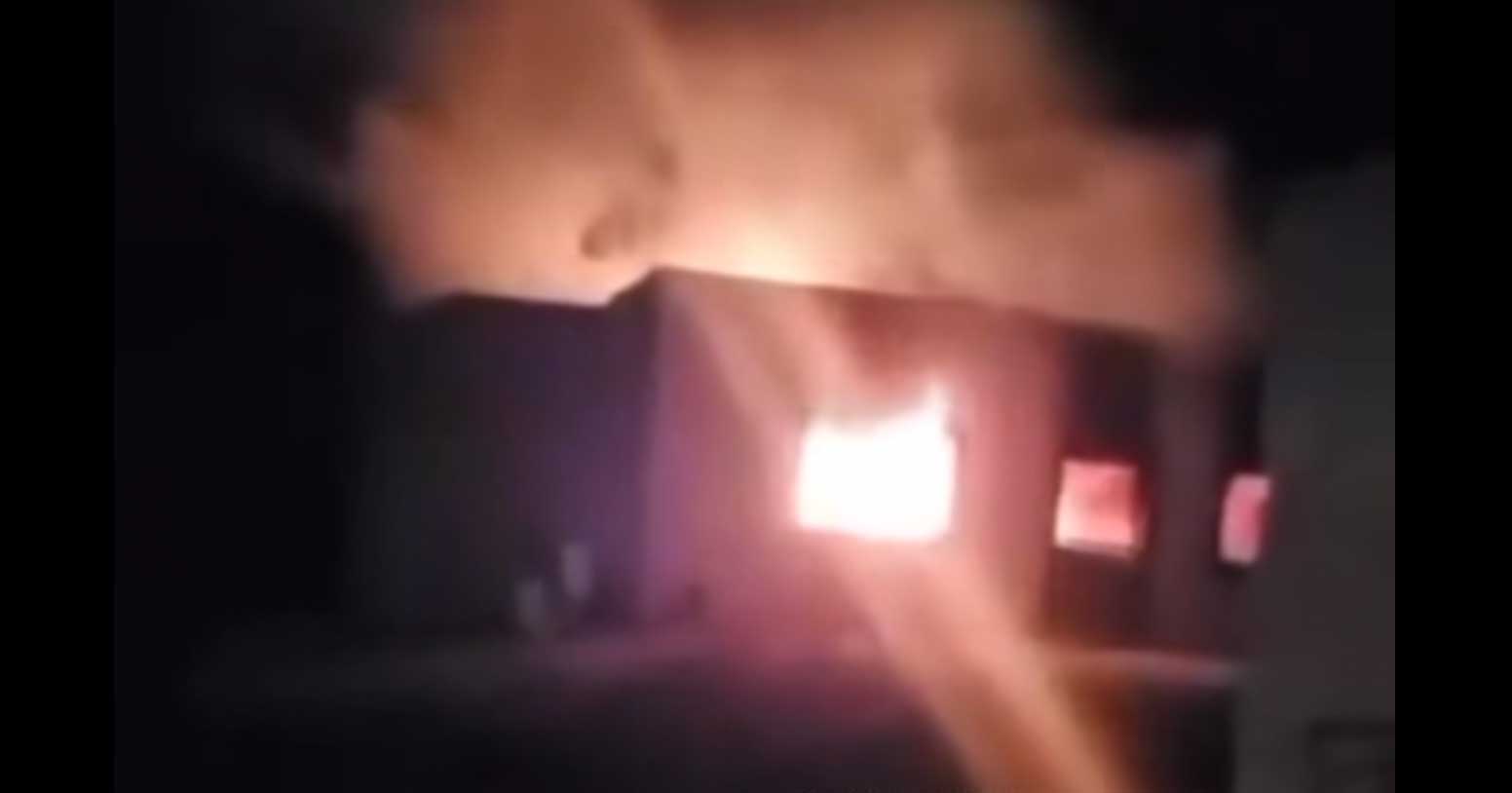 Arde San Francisco de Borja: comando quema dos viviendas