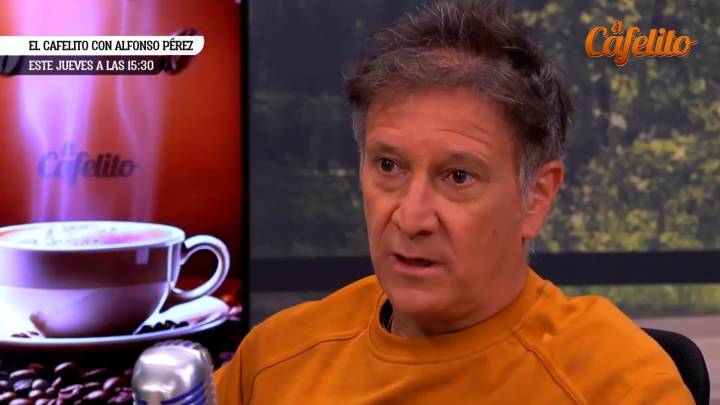 Alfonso Pérez, exjugador del Real Madrid y Barça: "Si llevar una pulsera de España es ser facha, seremos millones de fachas"