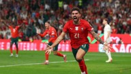 Last-gasp Neves winner keeps Portugal on track for World Cup
