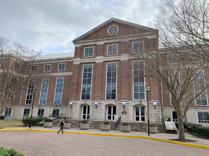 Letters for Oct. 28: Virginia lawyers who read law are ‘fully qualified’