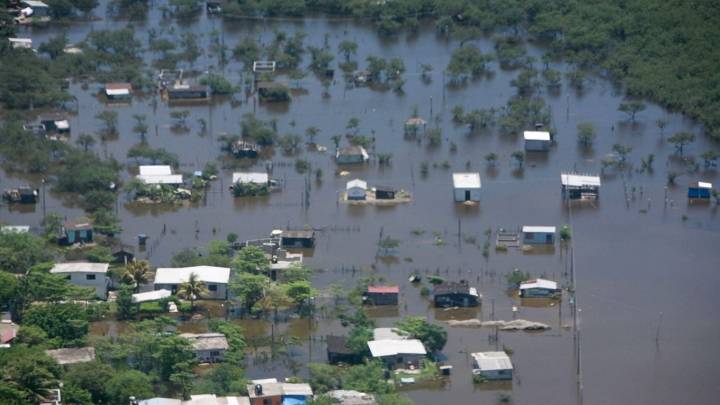 Alertan a población sobre riesgo de inundaciones; desbordamiento del Panuco baja caudal