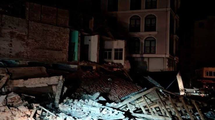 6.1-Magnitude Earthquake Jolts Western Turkey; Buildings Collapse, 22 Injured