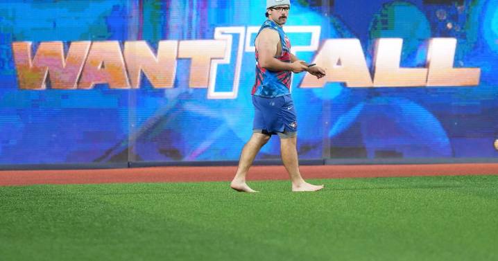 Foot note in the outfield: Toronto's Davis Schneider skips shoes a day before playing for title