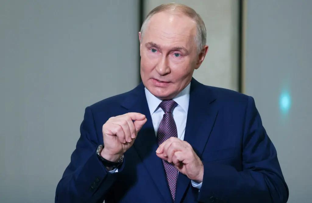 Trump says Putin should end Ukraine war not test missiles