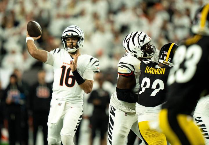 Joe Flacco outplays Aaron Rodgers as Bengals edge Steelers