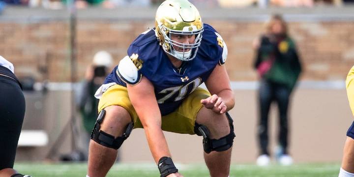 Notre Dame football loses starting center to season