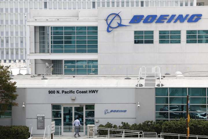 Sindicato de Boeing rechaza nueva oferta de convenio colectivo tras casi 3 meses en huelga