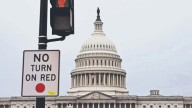 Cierre del gobierno en EEUU podría alargarse, soluciones se desvanecen tras fracaso de iniciativas republicana y demócrata