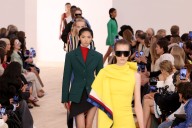 Una liturgia común: de la España tecnicolor de Loewe a la “ropa dura para tiempos duros” de Rick Owens