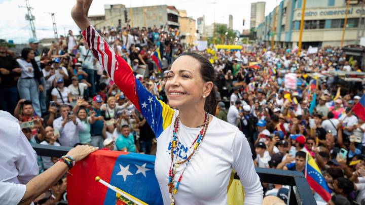 “Buscamos resguardar de una u otra forma la figura de María Corina Machado”: Carlos Escalante, uno de los postulantes de la líder opositora venezolana al Nobel de Paz