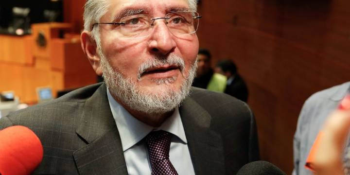 Panista denuncia a Adán Augusto López ante contraloría del Senado