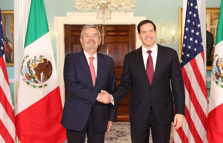 Juan Ramon de la Fuente revisará con Marco Rubio las visas revocadas a políticos mexicanos
