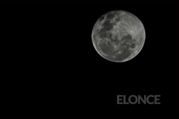 Así brilló la SuperLuna en Paraná: fotos que de las noches más luminosas de octubre