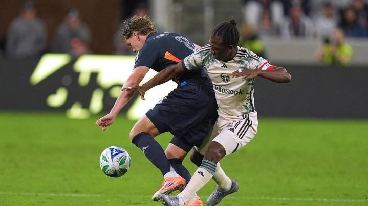 Valakari, Dreyer lead San Diego to 2-1 victory over Timbers in club's first postseason match