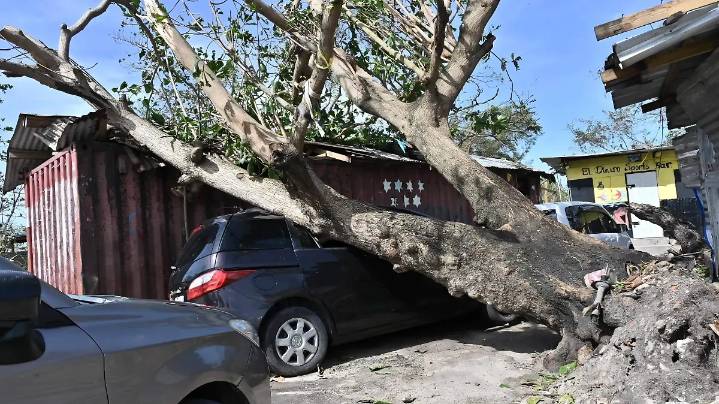 El Caribe se recupera del peor huracán en casi un siglo, ahora Melissa va rumbo a las Bahamas