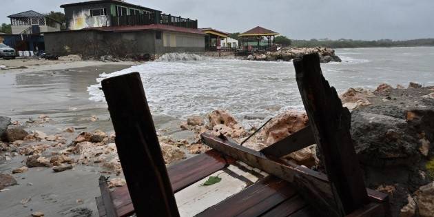 Huracán "Melissa" se acerca a Jamaica y Cuba; inician evacuaciones