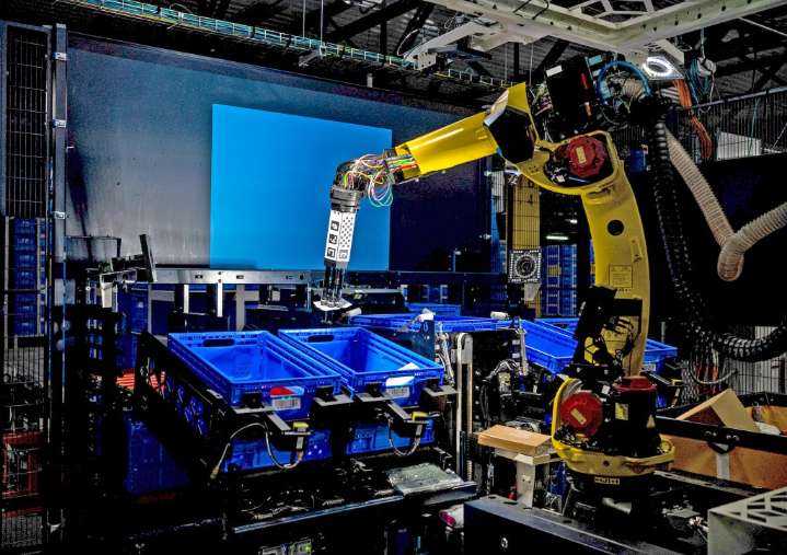 Amazon plans to replace more than half a million jobs with robots