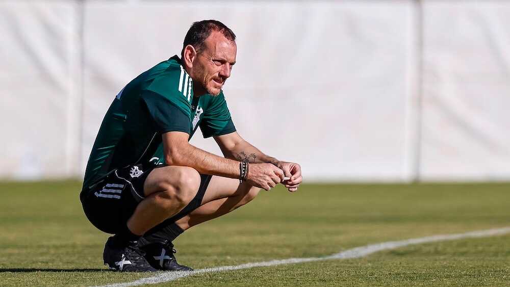 El entrenador del Albacete duda si alinear al central Pepe y al delantero Higinio