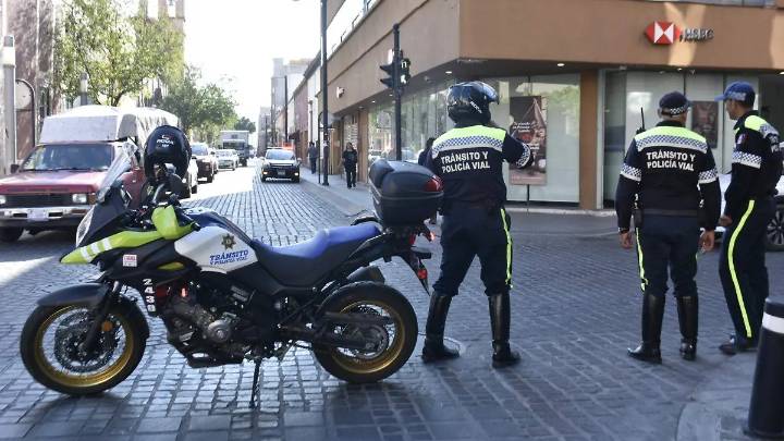 Investigan a tránsitos de Celaya por pedir dinero a transportistas de carga