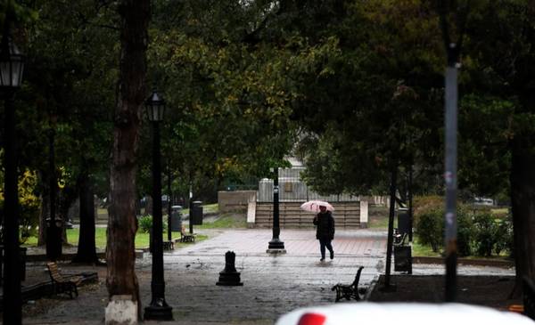 Activan el alerta amarillo por fuertes tormentas en La Plata: para cuándo se esperan